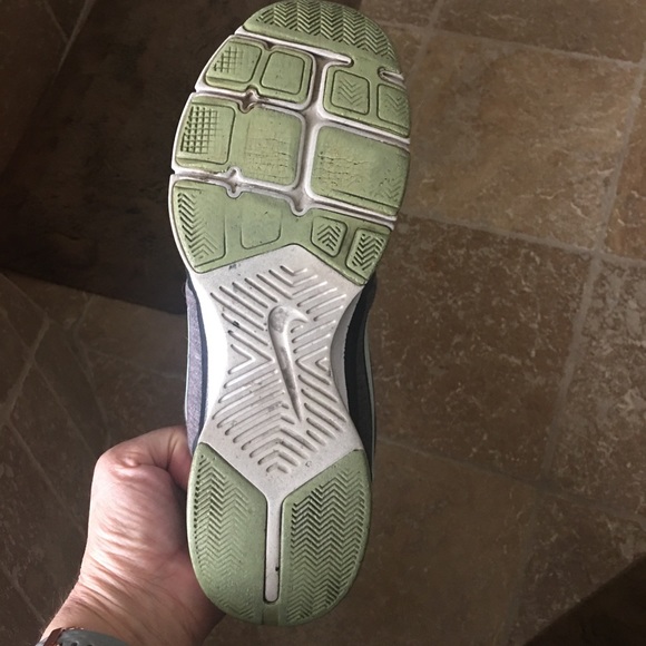 Nike shoes grey black green gel sole - Picture 5 of 9